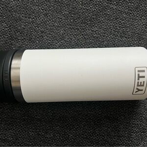 Customized Yeti 18oz Tumbler with screw top lid